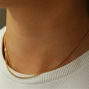 🇸🇪Swedish gold solid 18k baby curb necklace 750 crown hallmarks vintage estate